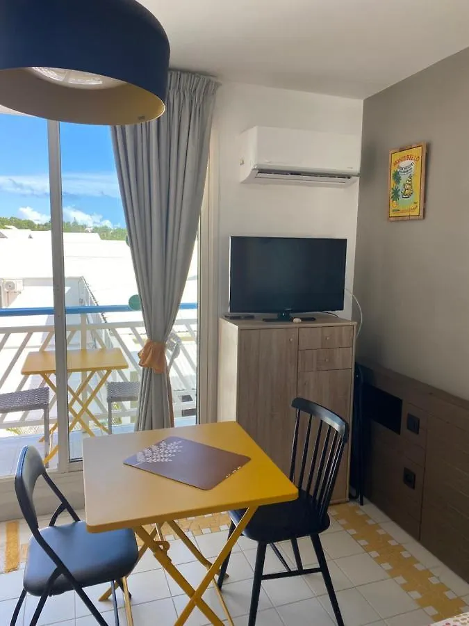 Studio Iguanao Maganao Les Pieds Dans L Eau Saint-Francois  Apartment